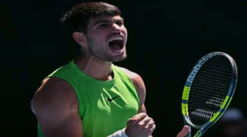 بث مباشر.. صدام ألكاراز وكورنتين موتيه في بطولة أستراليا المفتوحة لعام 2026